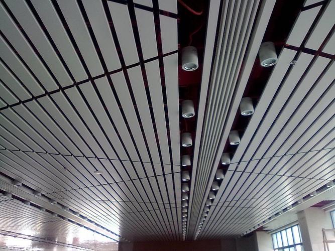 广州富腾乐斯尔厂家自产自销氟碳漆u型铝方通天花吊顶